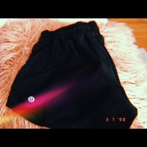 Lululemon women’s black shorts size 6